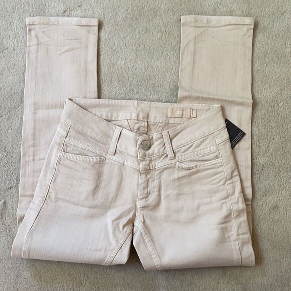 Closed Starlet 4 Pocket Cropped Khaki Pants - Picture 1 of 5
